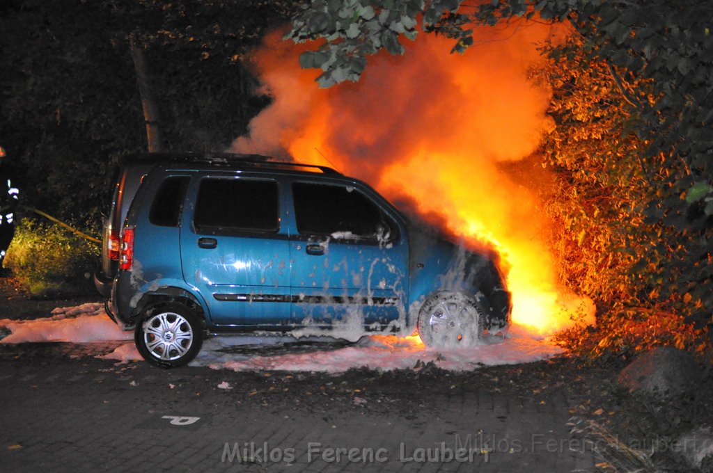 Wieder brennende Autos in Koeln Hoehenhaus P090.JPG